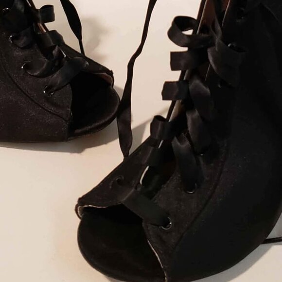 Open Toe Lace Up Short Boot Heels Booties - Used Good Condition - size 8 - Picture 4 of 8